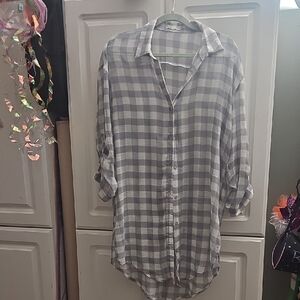 ⚜️Wishlist Sheer Gray and White Checkered Long Shirt